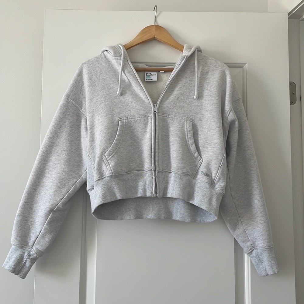 Aritzia TNA Cozy Fleece Boyfriend Fit Zip Up Sweater